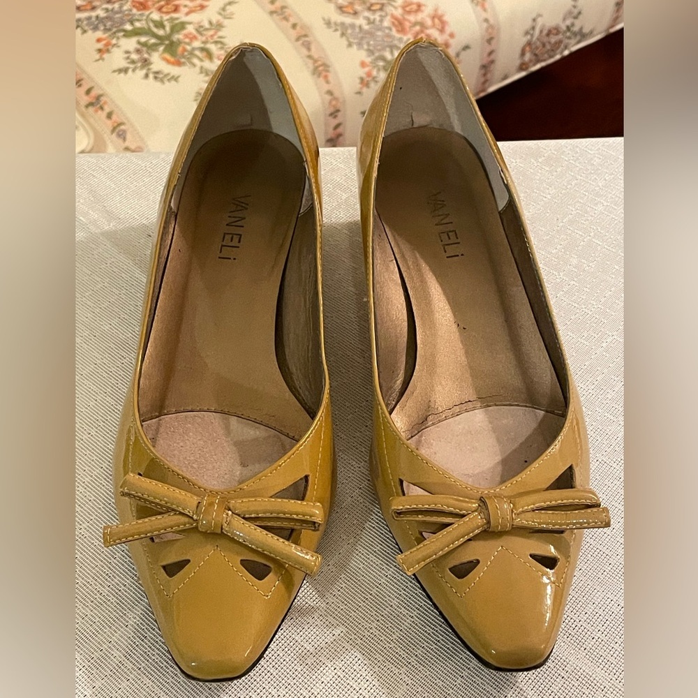 Vaneli Women’s Shoes Size 7.5
